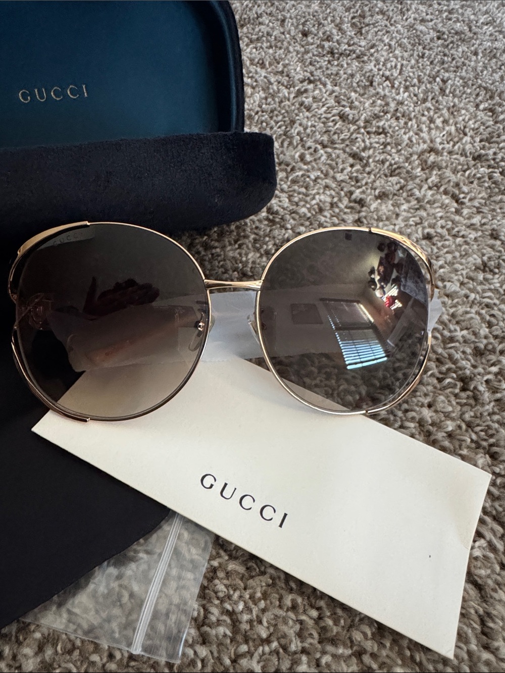 NIB Gucci GG0225S gold metal oversized GG logo sunglasses retails $605 - Picture 3 of 9